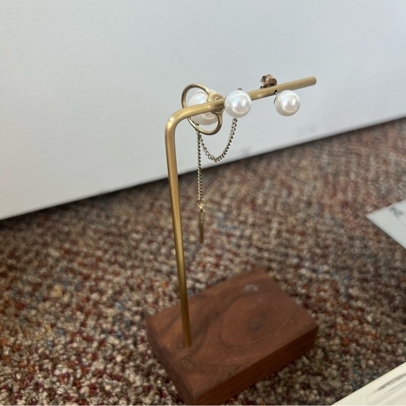 Gold tone faux pearl statement earring mismatch planet cosmic orb front back - Picture 6 of 7